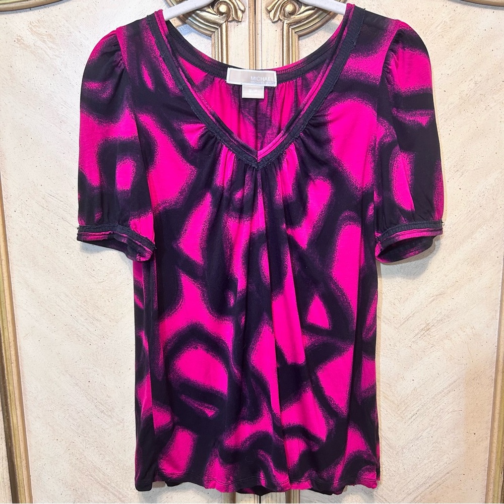 Michael Kors short sleeve Pink Black V Neck Abstract Shirt